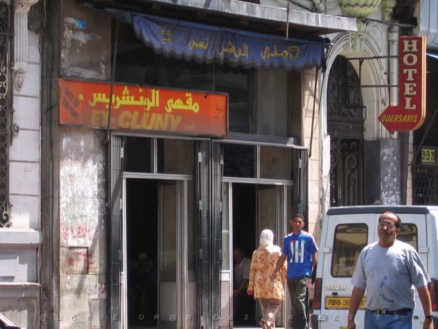 VOYAGE ORAN SEPTEMBRE 2006 14 10 sept. 06 - matin - CAFE CLUNY SUR BD CLEMENCEAU BD EMIR ABDEL KADER.JPG